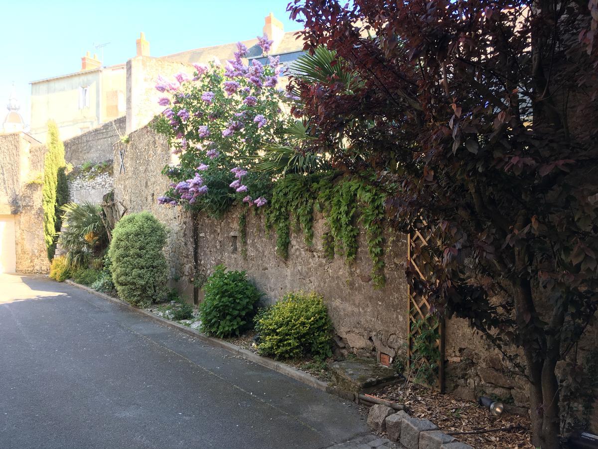 Logis Hotel Le Chêne Vert Savenay Exterior foto